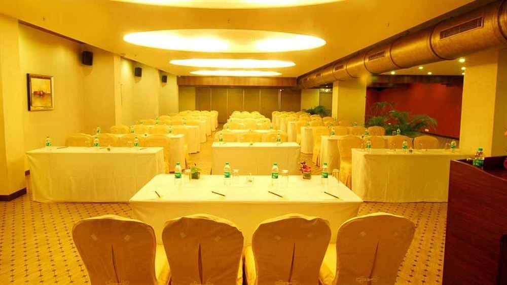 Sai Palace Hotel Mumbai Exterior photo