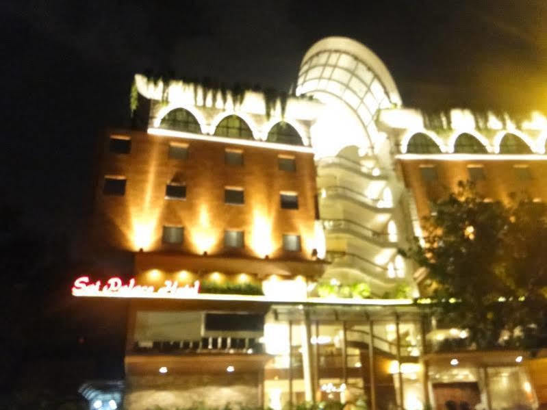 Sai Palace Hotel Mumbai Exterior photo